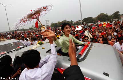 Suu Kyi's party complains of 'unfair treatment'
