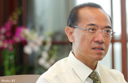 George Yeo's reps pick up forms for presidential bid