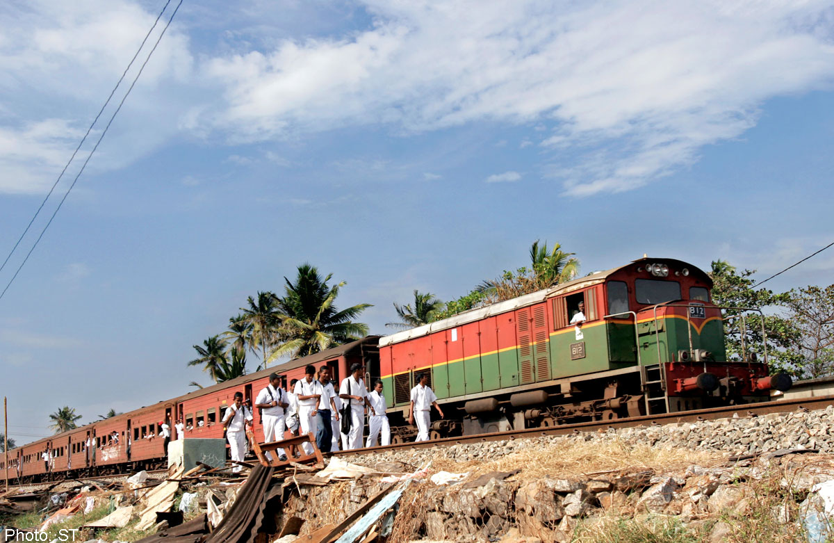 30 killed, 150 injured as Dehradun-Varanasi Janta Express derails.