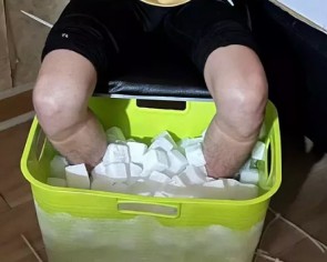 Taiwanese man soaks feet in dry ice for over 10 hours, then amputates them, for $1.7 million payout