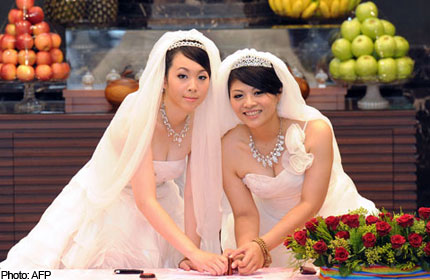 buddhist wedding attire