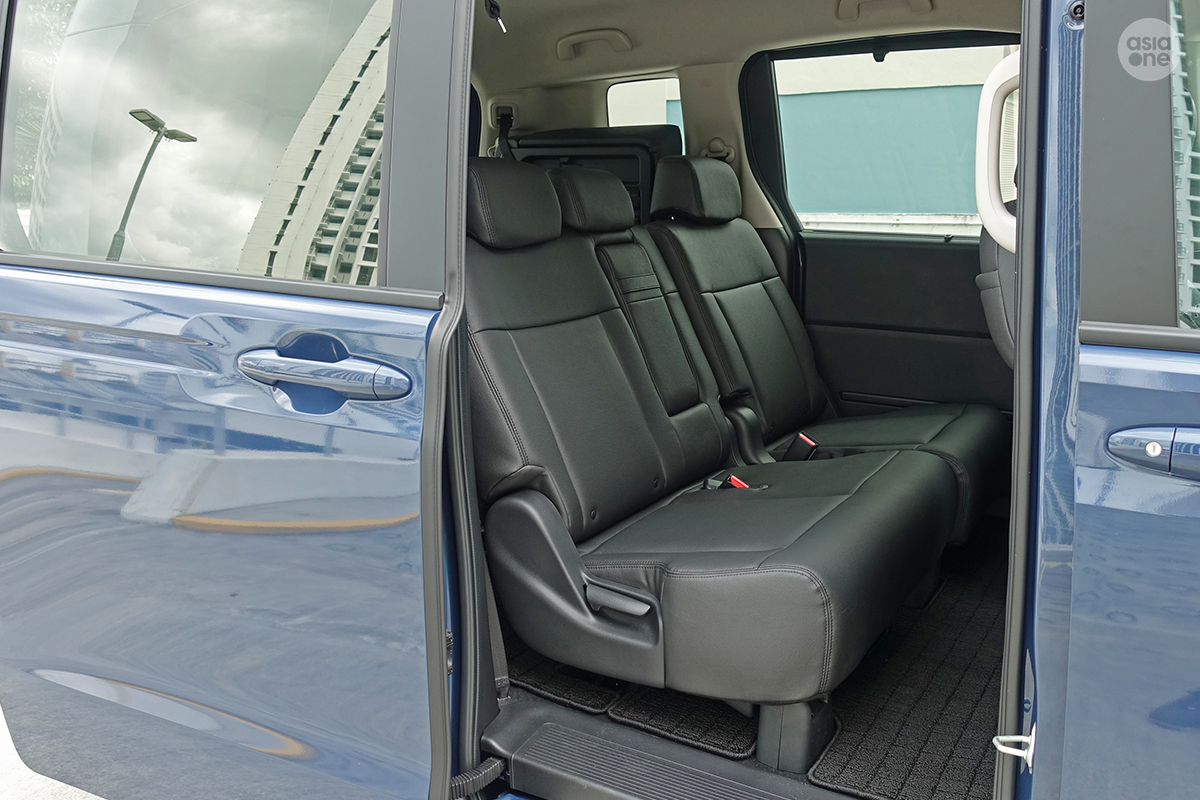 Honda Freed Hybrid second row seats