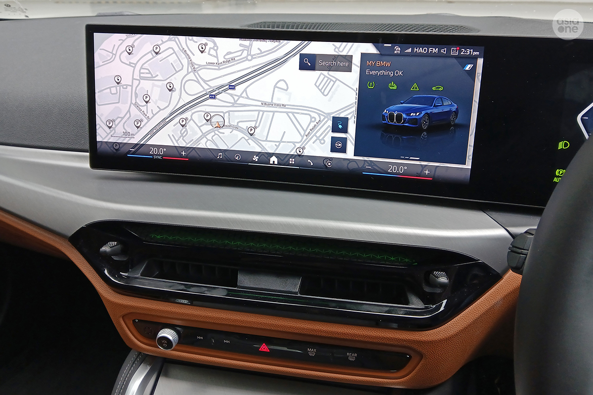 BMW i4 eDrive35 M Sport interior