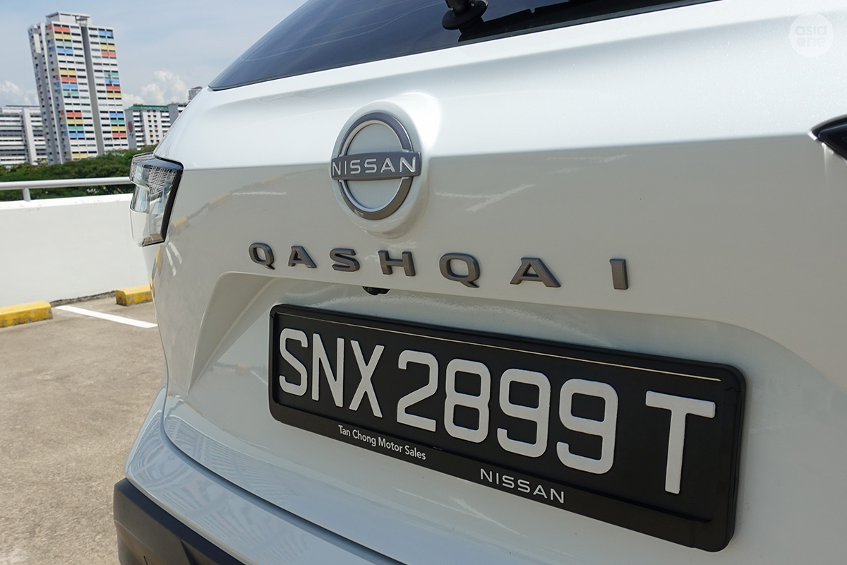 Nissan Qashqai badge