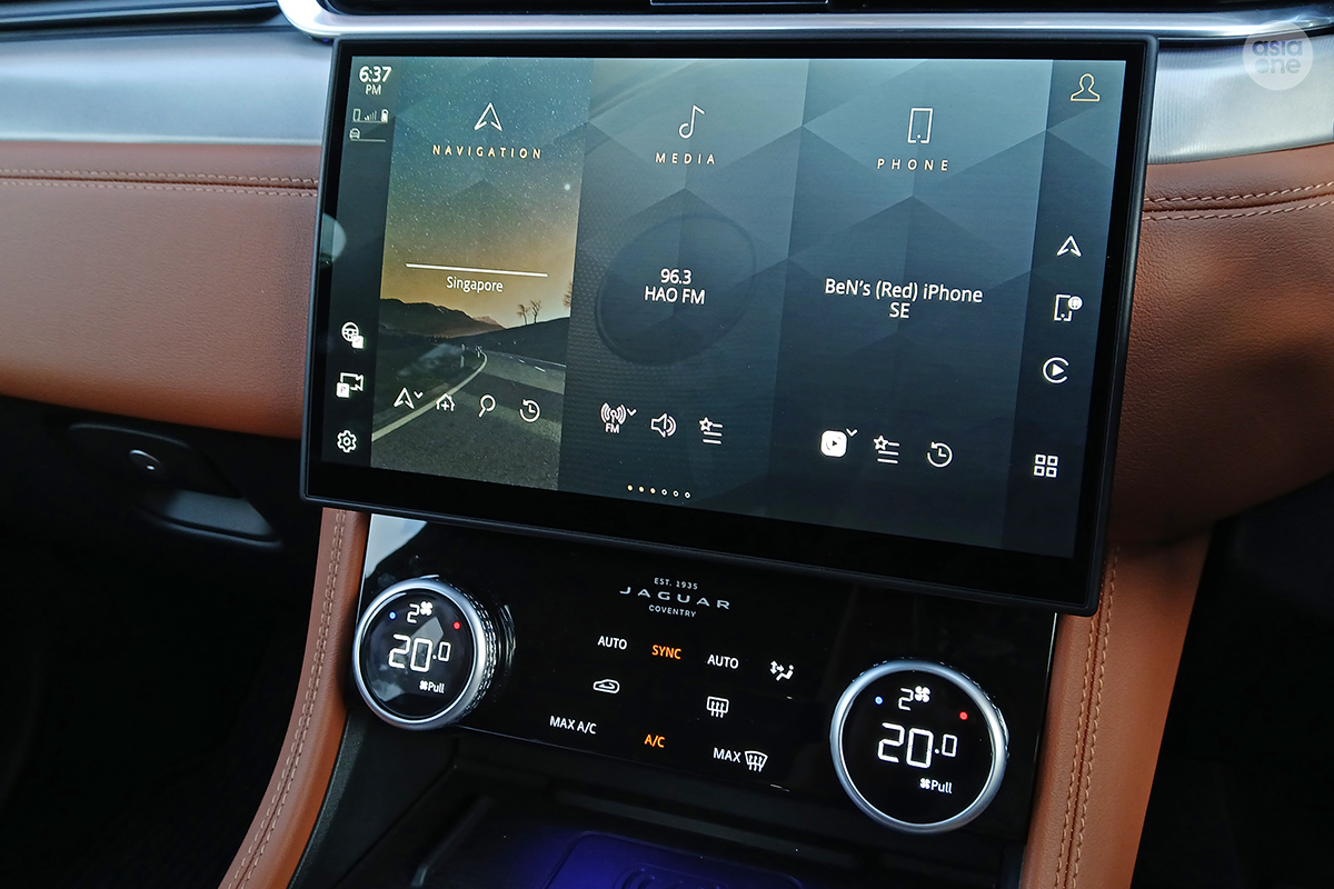 Jaguar F-Pace PHEV dashboard