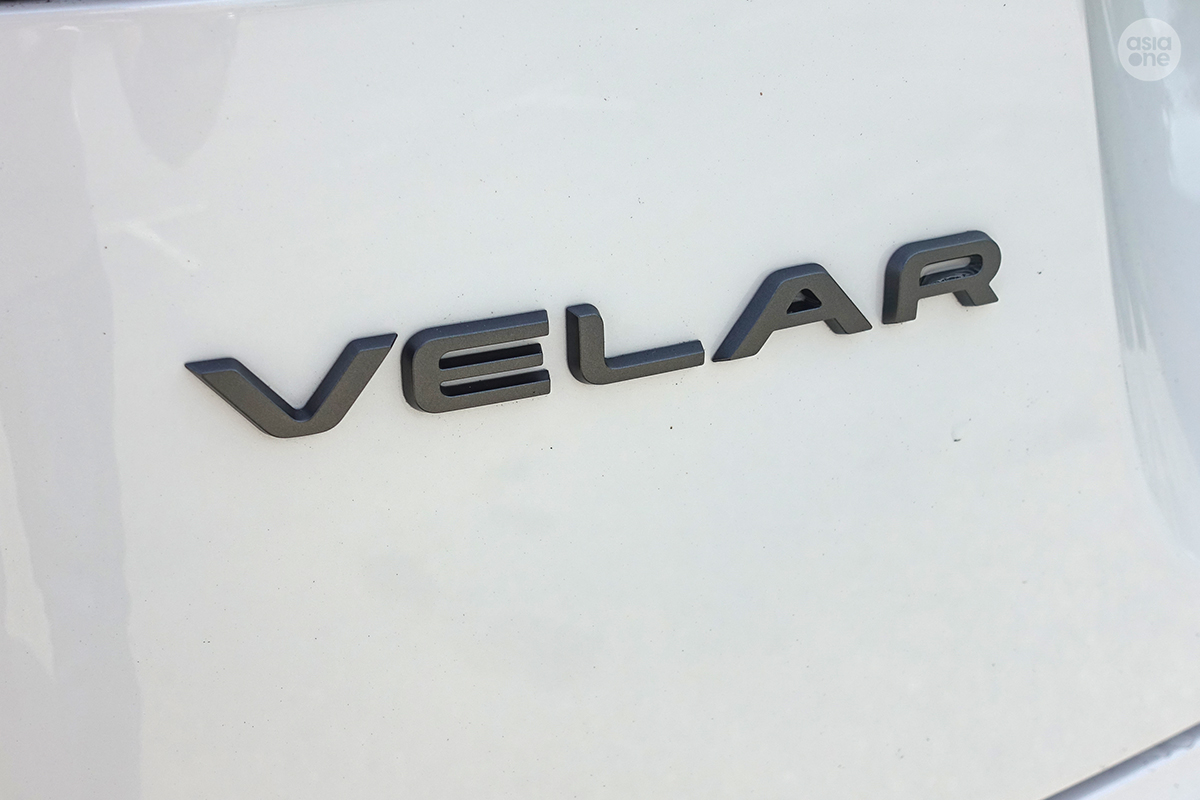 Range Rover Velar badge