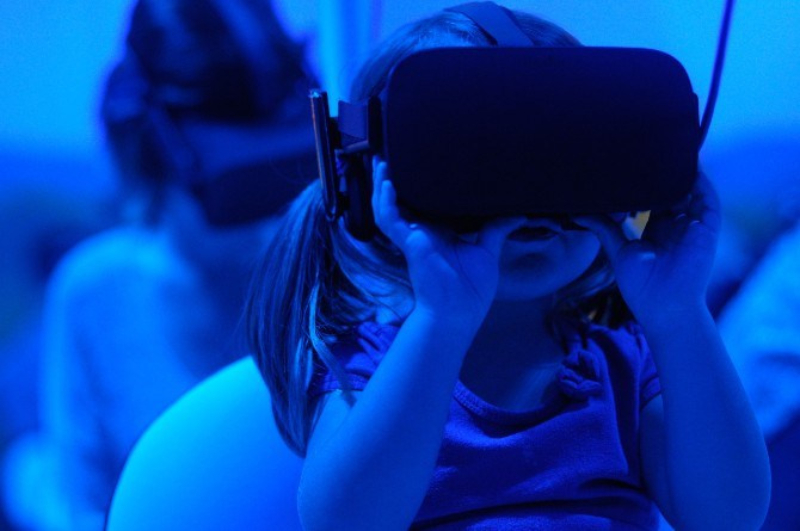 Are VR headsets safe for kids and teenagers? Here's what the experts say