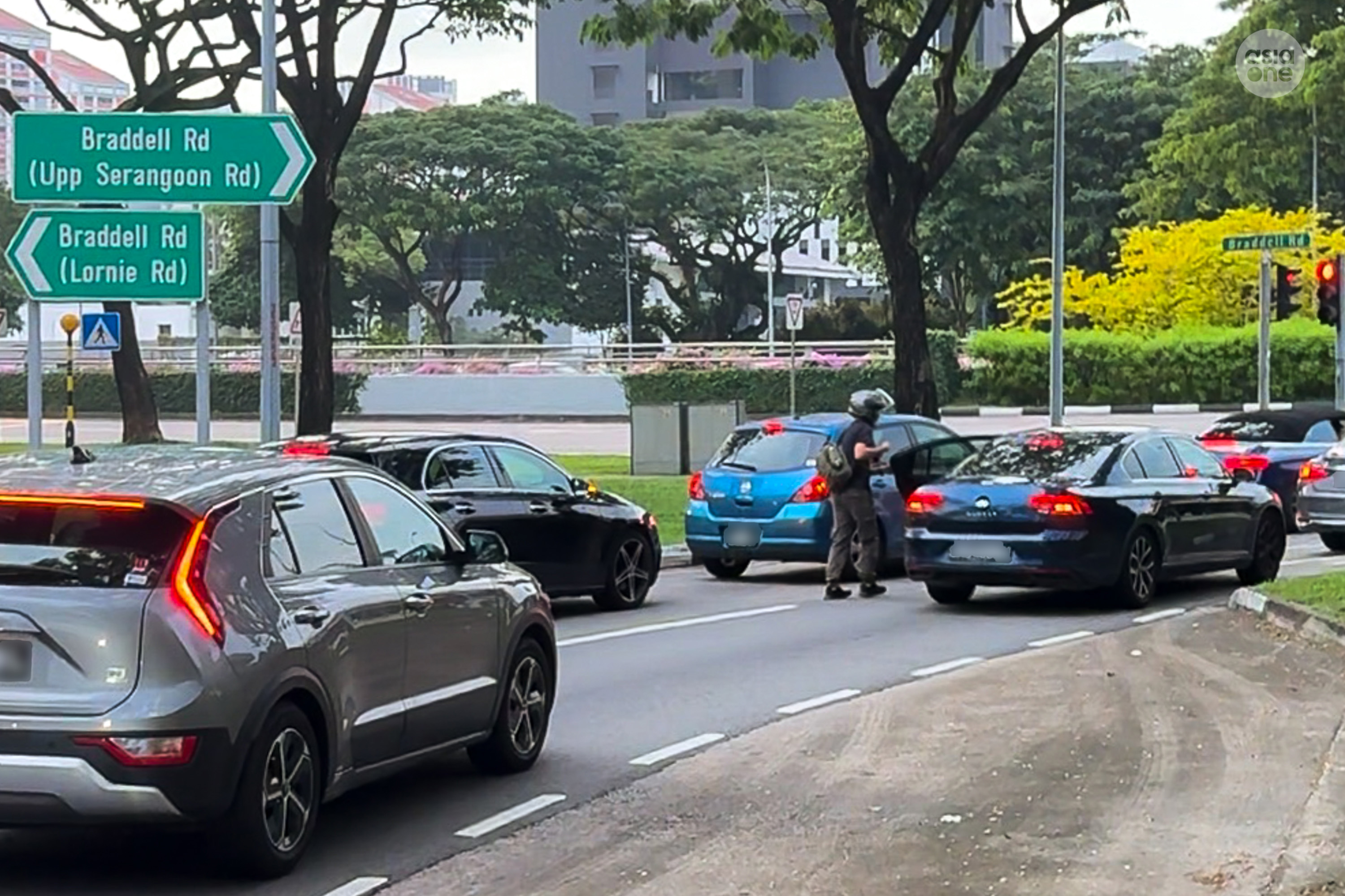 CNB officers in action at the CTE slip road towards Braddell Road.