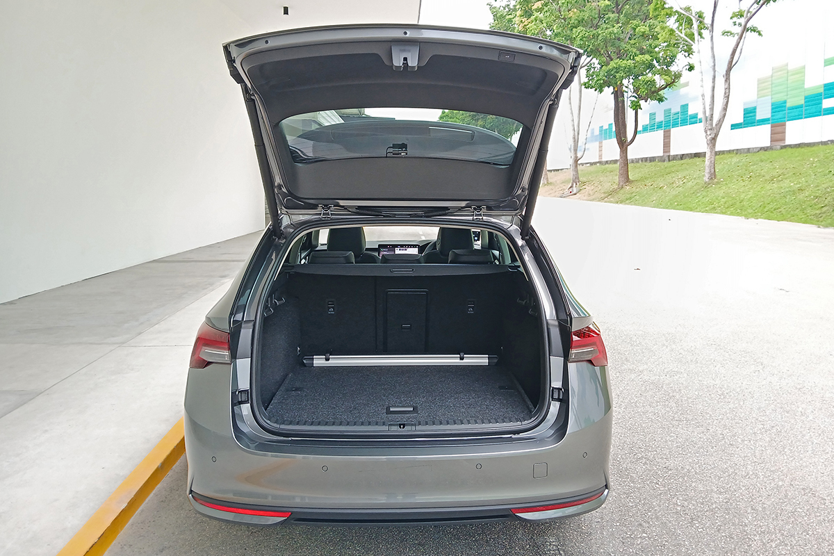 Skoda Octavia Combi boot
