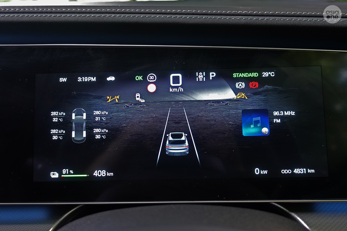 BYD Sealion 7 driver instrument display