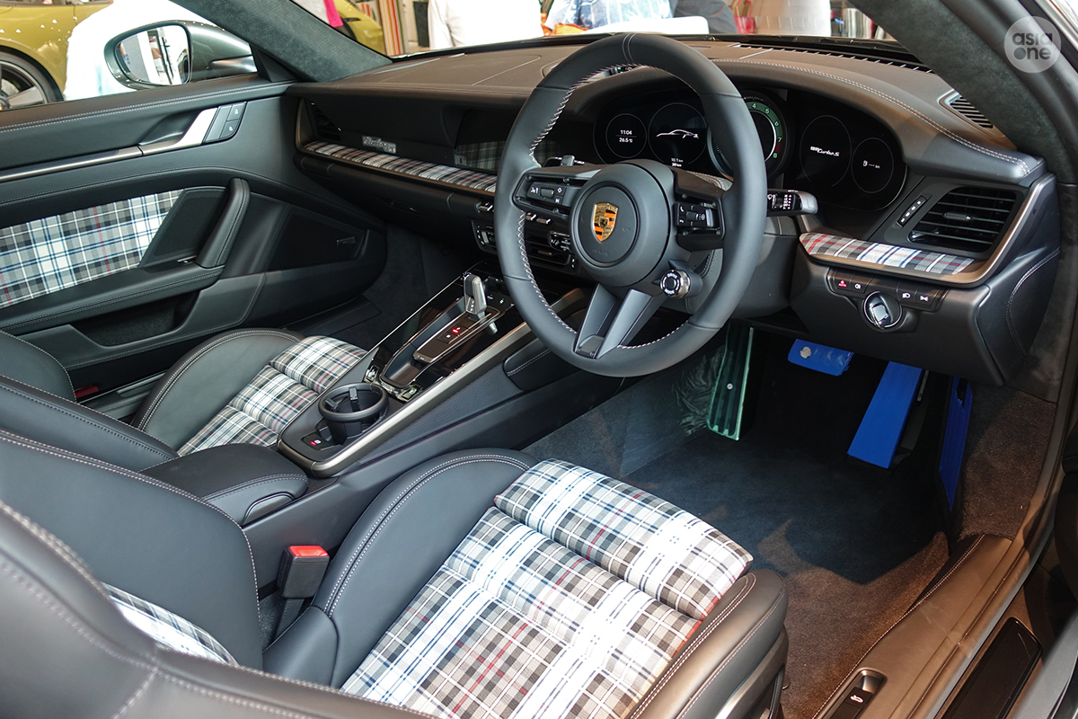 Porsche 911 Turbo 50 Years interior