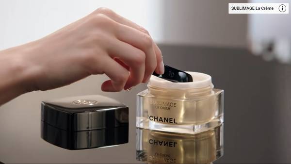 CHANEL The Regeneration Radiance Fresh Body Cream