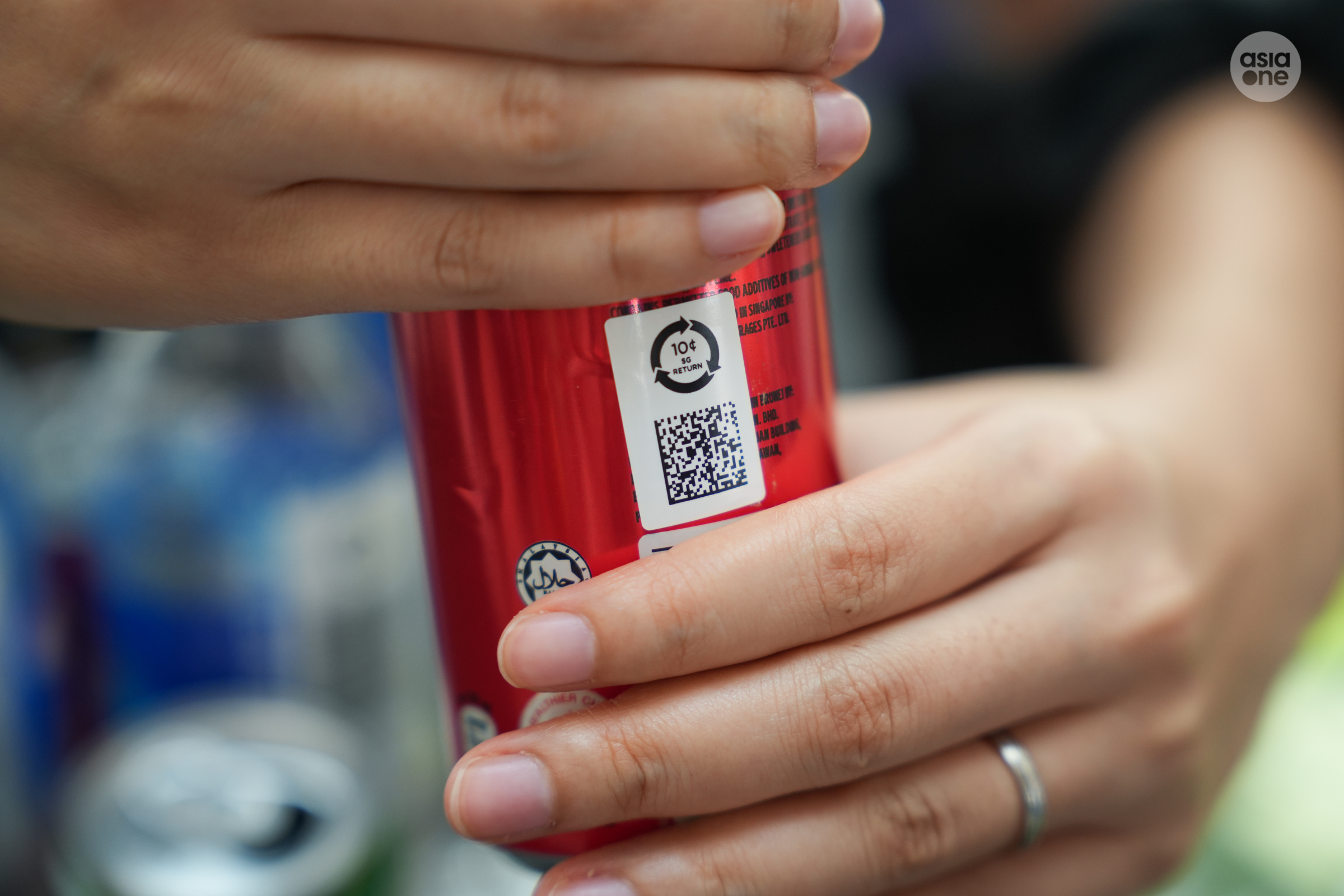 The Deposit Mark label on an empty beverage container.