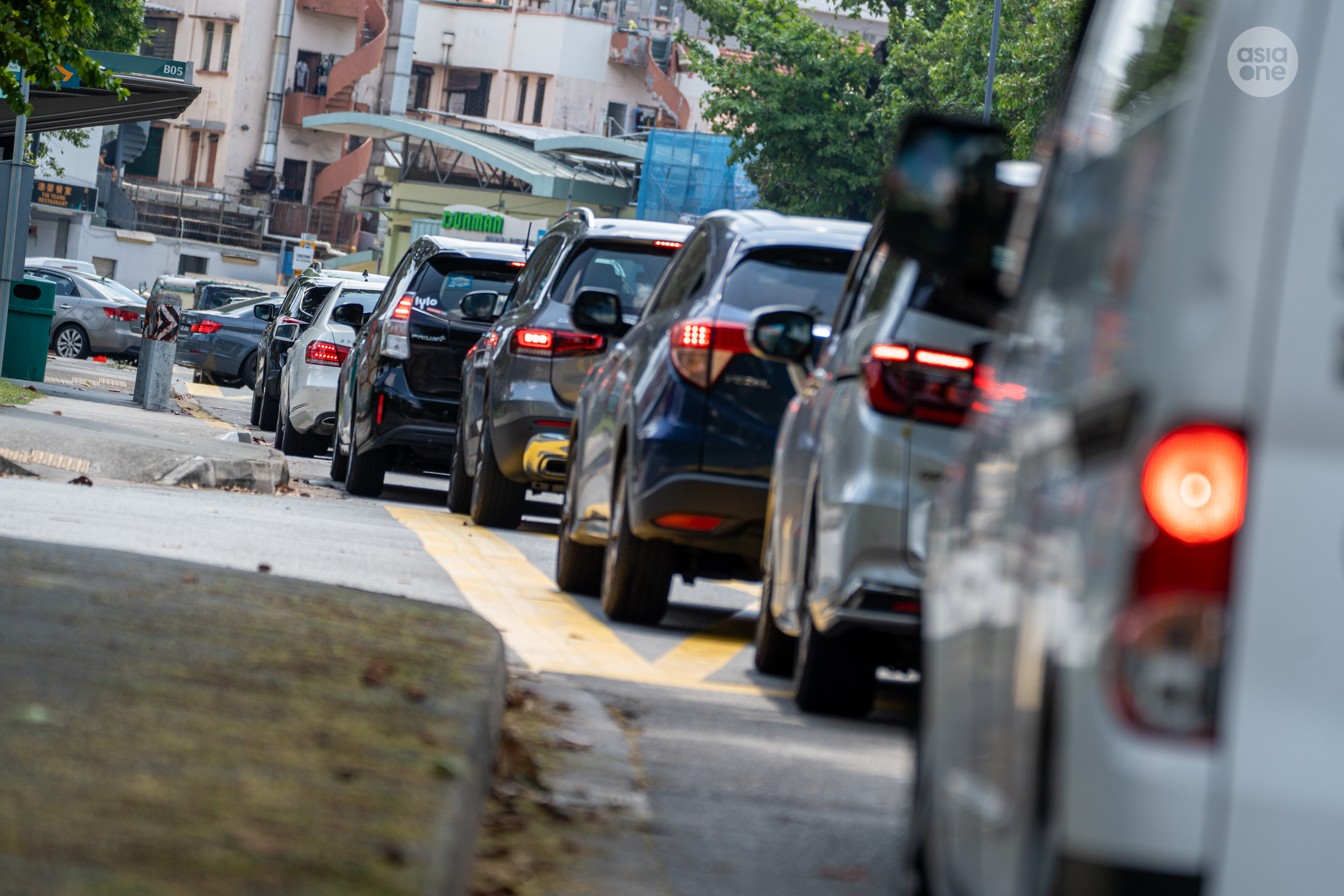 Once an errant behaviour occurs, other motorists would cease to stop before the bus bay and yellow junction boxes.