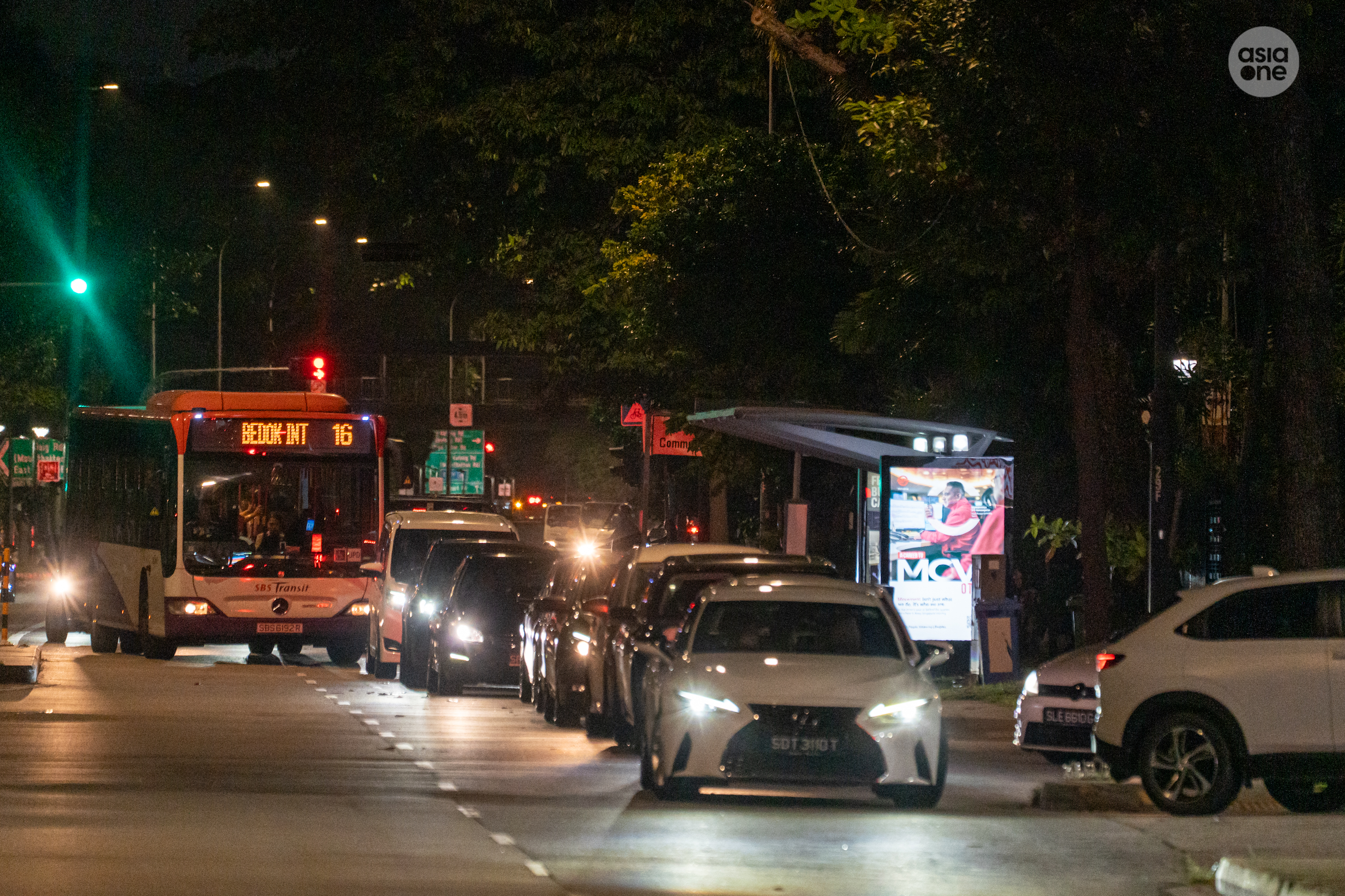 Motorists have found it challenging to turn into, or exit Ceylon Road and Carpmael Road due to the queue. Buses were also observed to have difficulties entering and leaving the bus stop.  