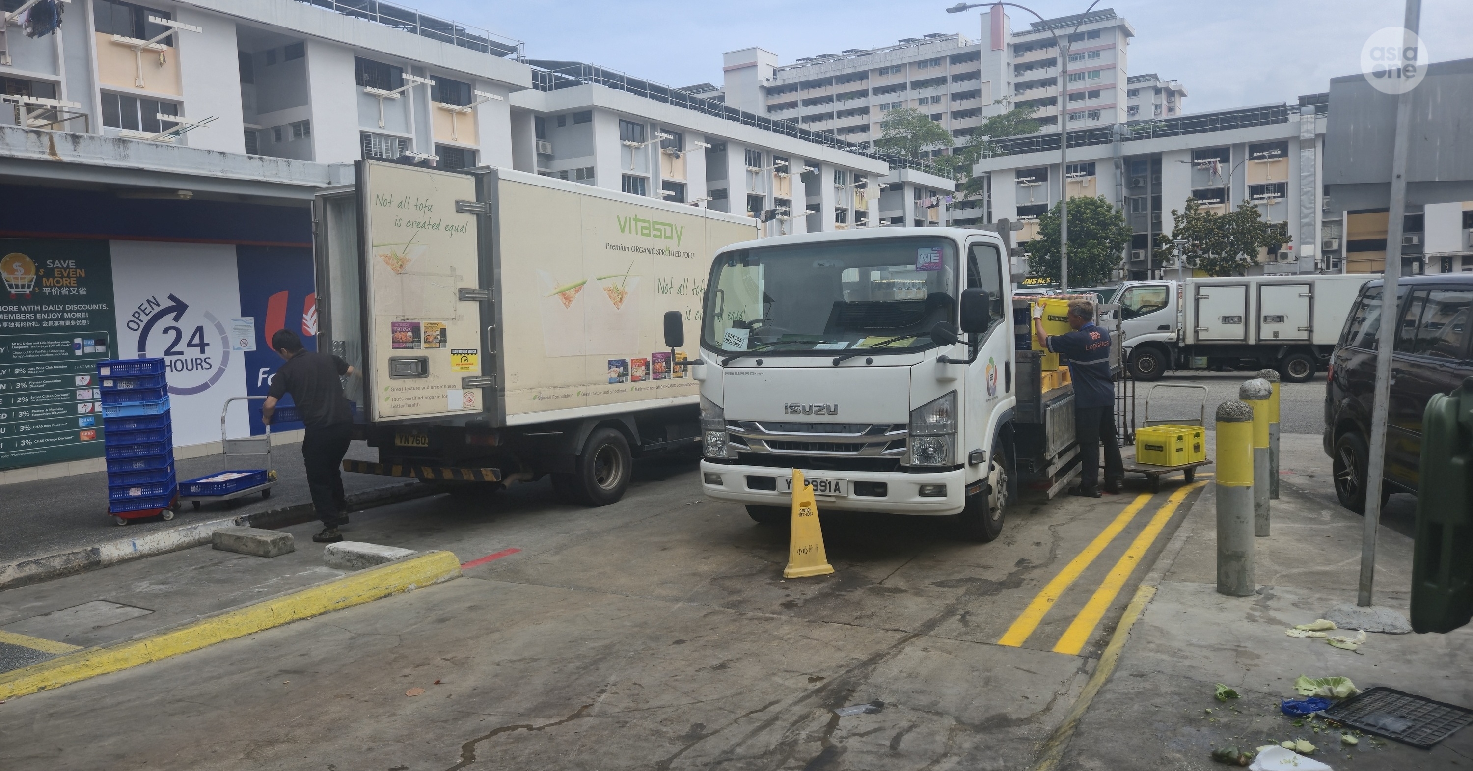 Goods vehicle which are used for daily resupply at food centres, markets, and supermarkets, mostly run on diesel. 