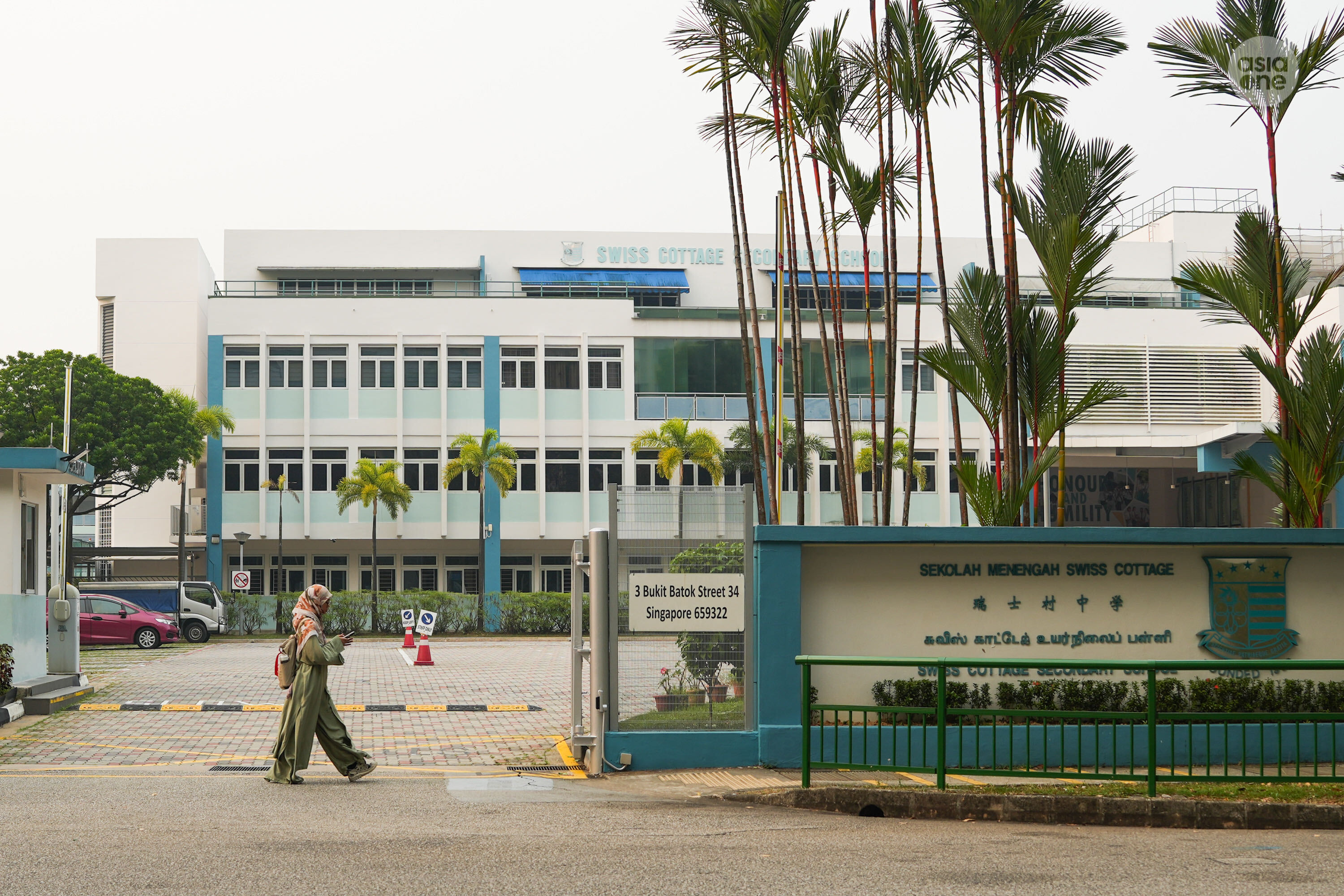 The Ministry of Education (MOE) and schools have plans to ensure the well-being of students and staff during a haze situation. Schools and Institutes of Higher Learning are ready to respond and take appropriate haze management measures taking guidance from the Ministry of Health’s (MOH) advisory.