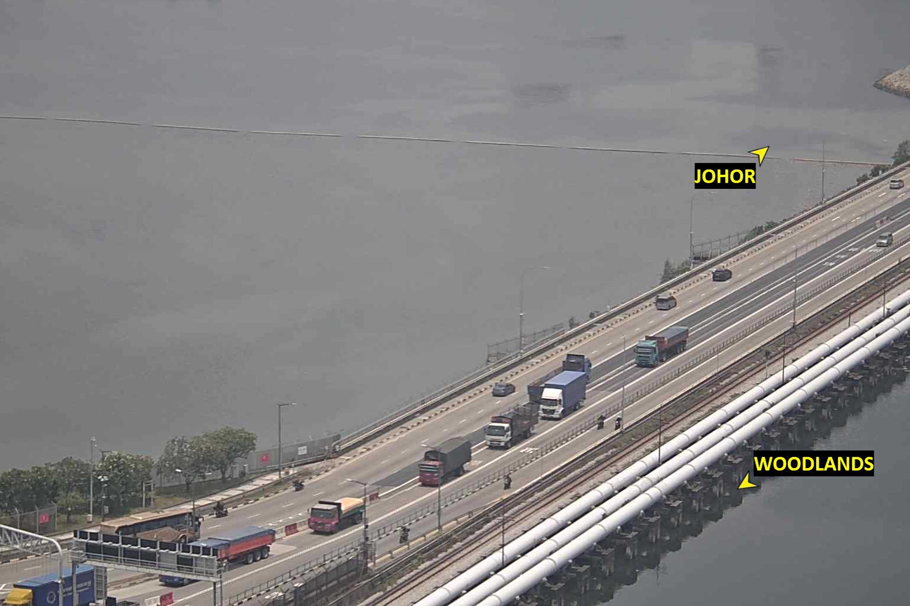 Traffic situation along the Causeway at 12.40am.