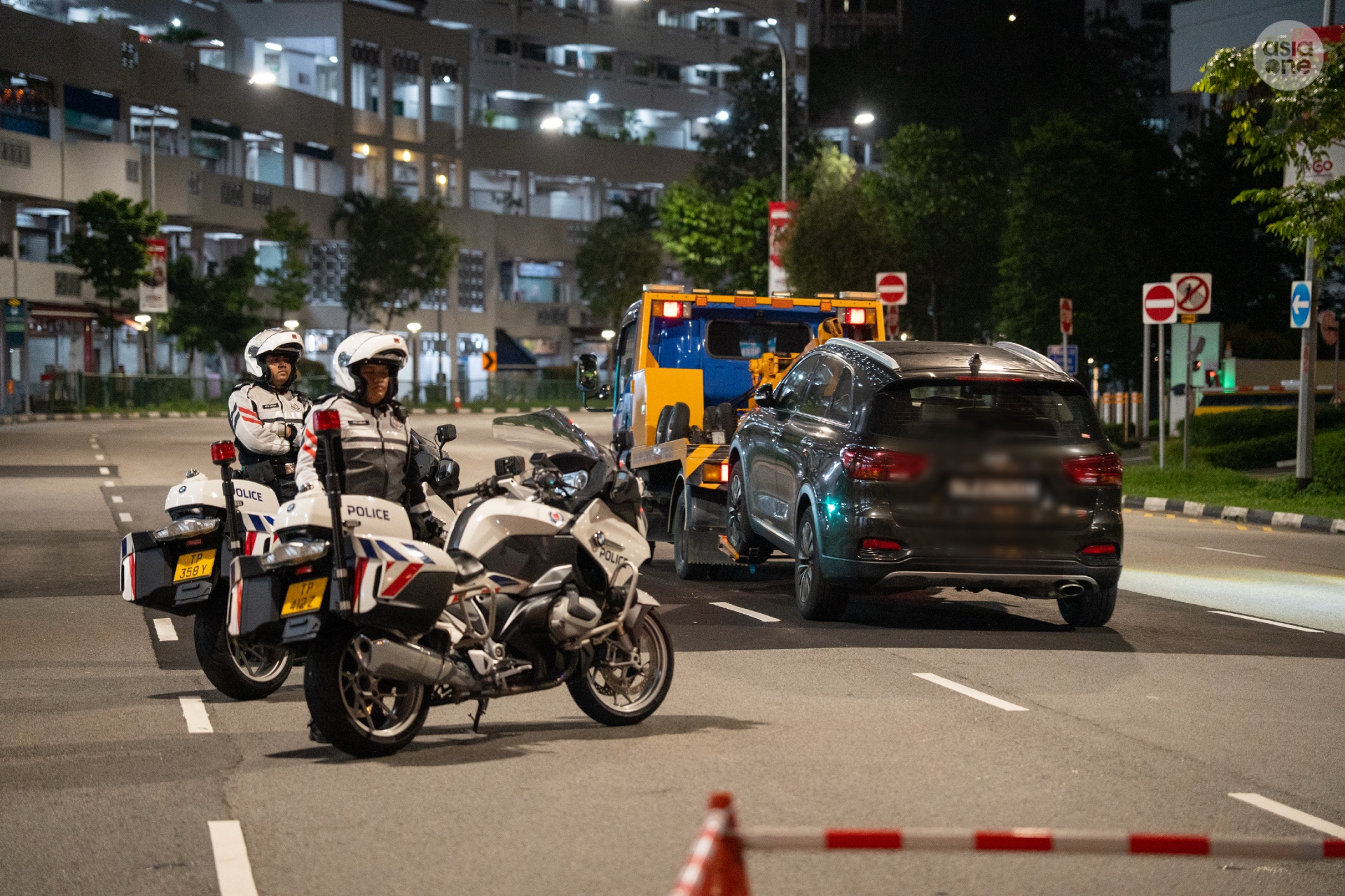 The vehicle driven by the 43-year-old male motorist suspected of drink driving was towed away. 