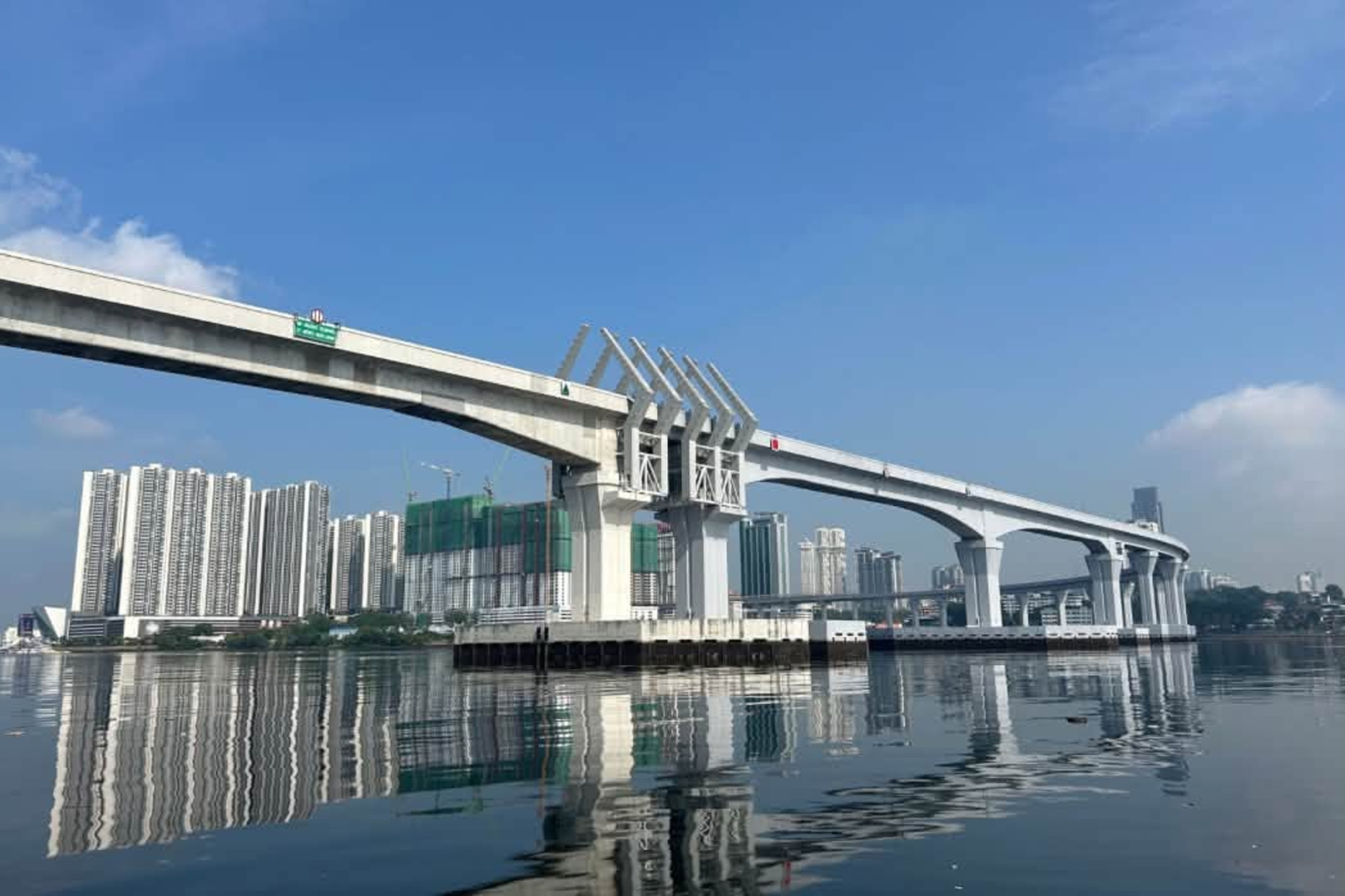The aesthetic feature along the Johor Bahru-Singapore RTS Link viaduct.
