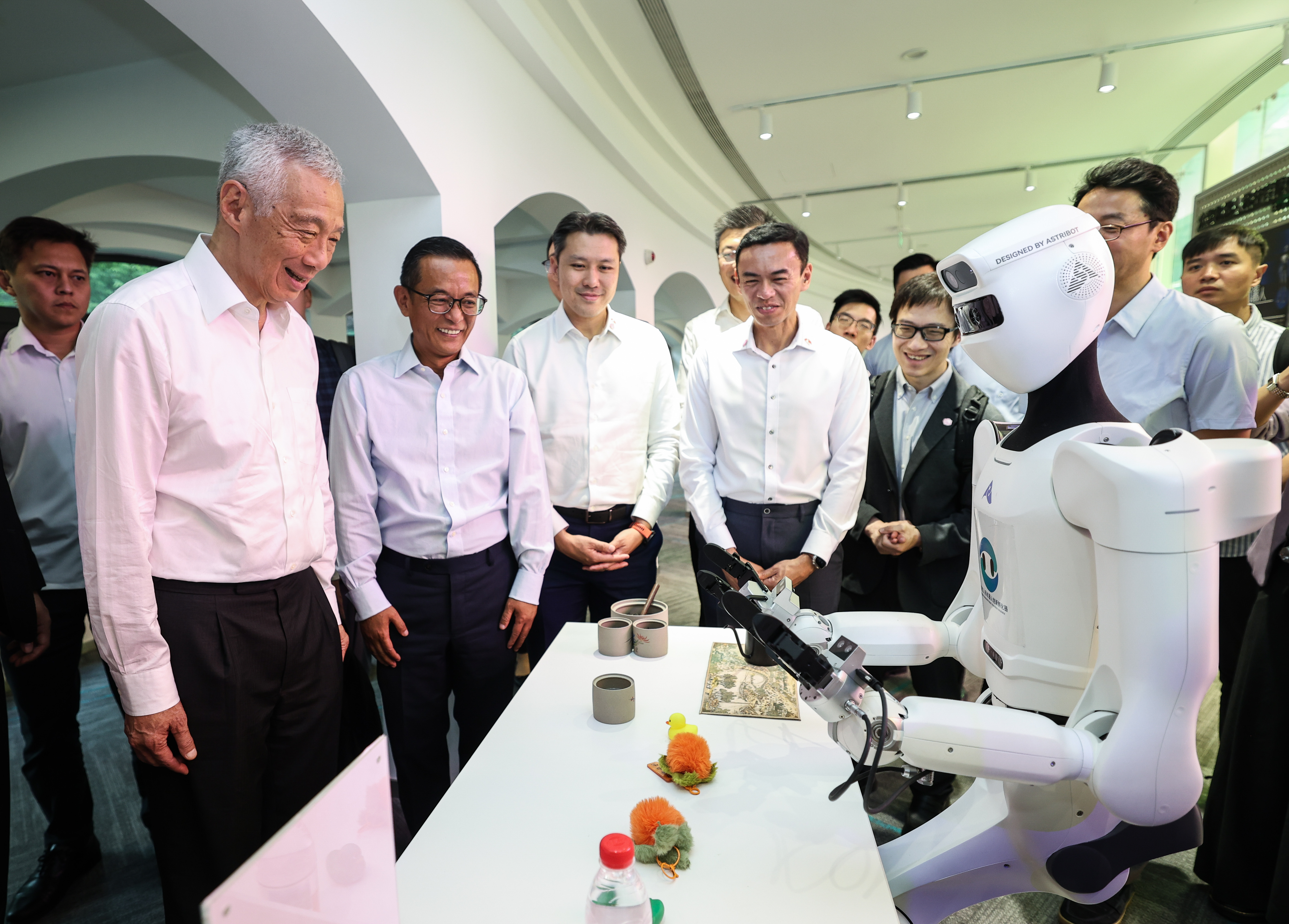 Senior Minister Lee Hsien Loong visited the Shanghai Municipal Humanoid Robot Innovation Incubator in Shanghai, China on May 21.
