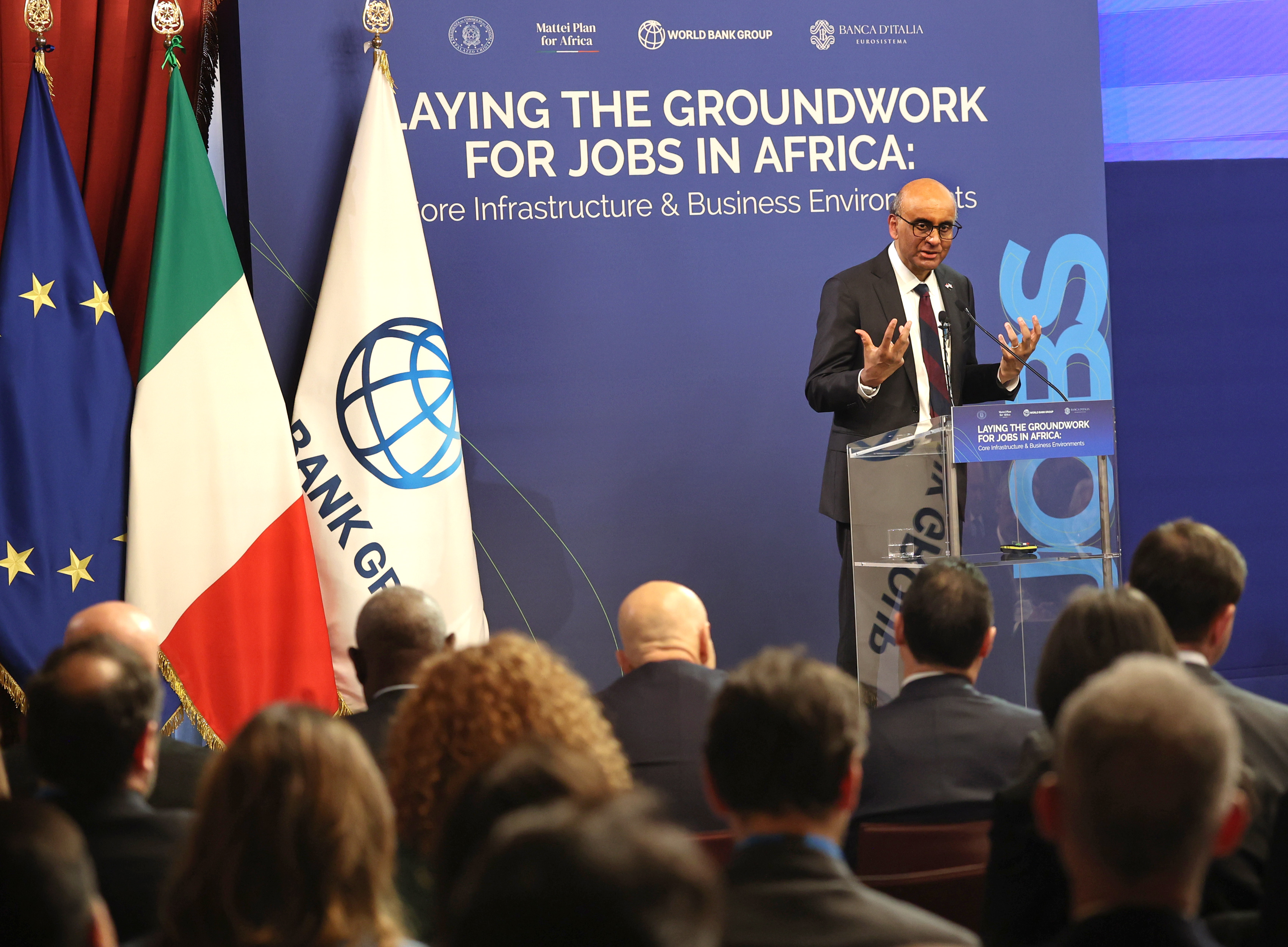 President Tharman delivering his opening remarks at the World Bank's group conference on March 4.