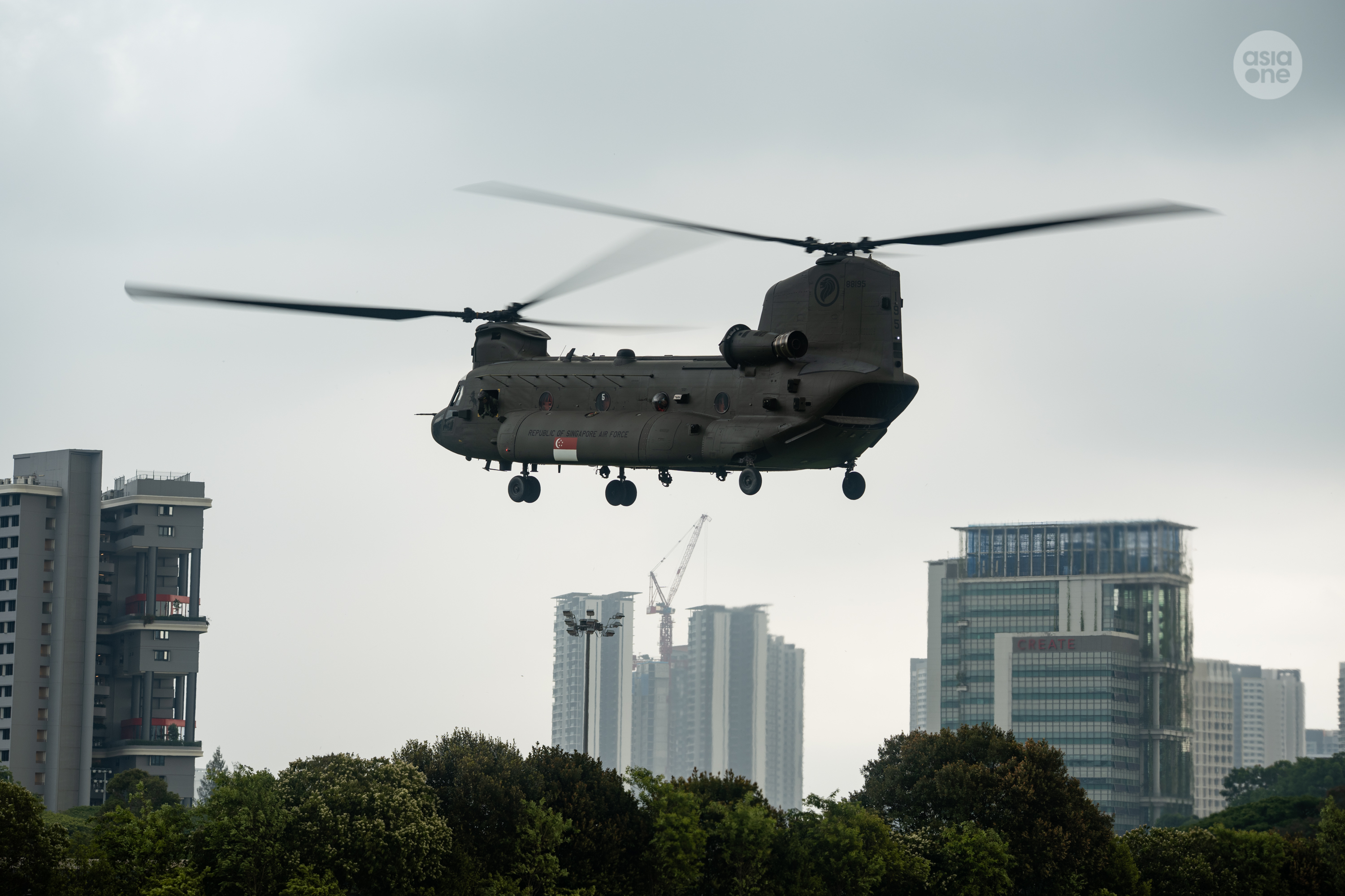 The RSAF Chinook helicopter landing at NUS multi-purpose field on Wednesday (May 13).