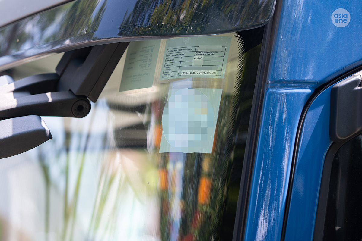 Heavy vehicles installed with speed limiters are required to display a label at the top right of the front windscreen when viewed from outside the vehicle.