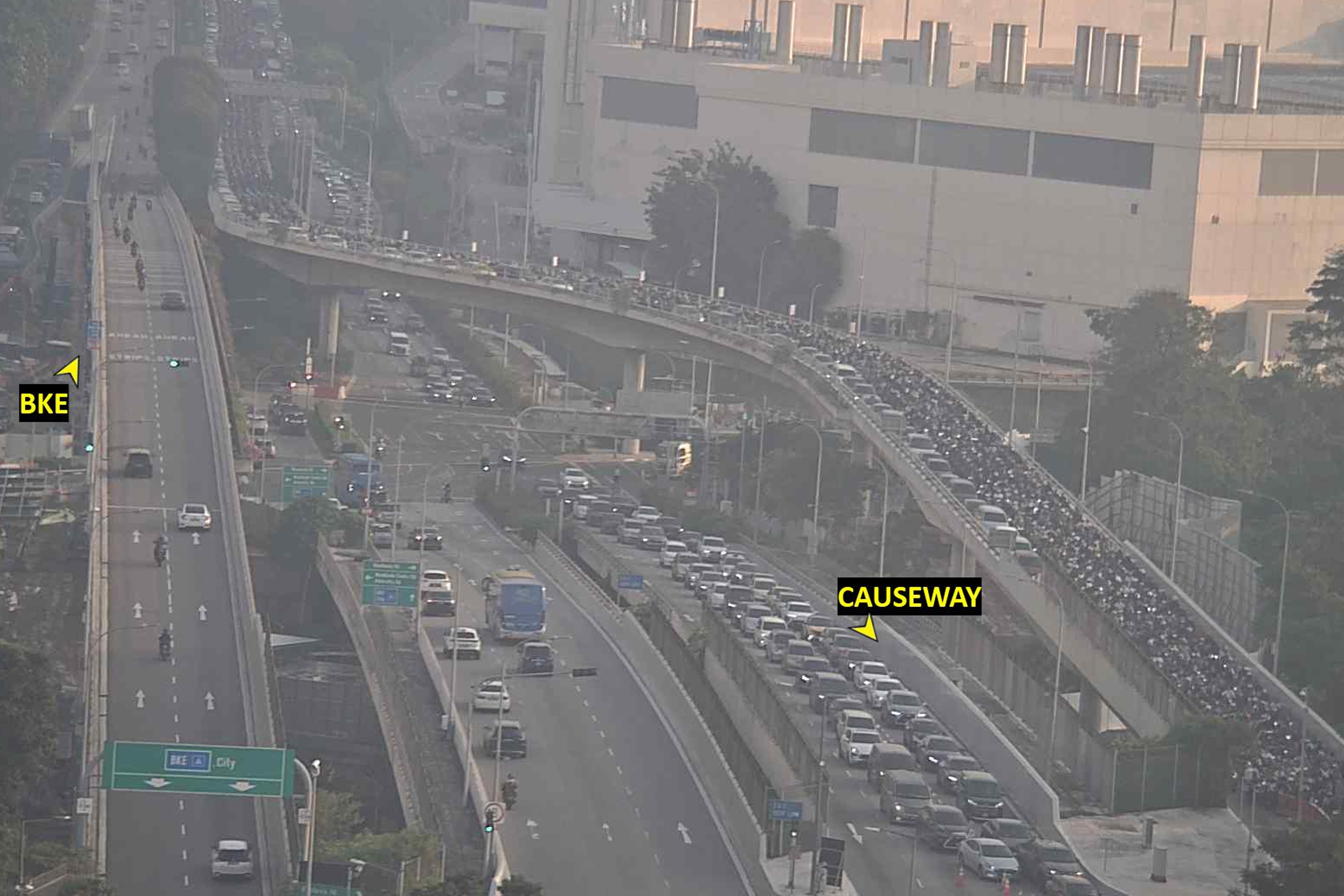 At 6pm, traffic along Woodlands Crossing was heavy.