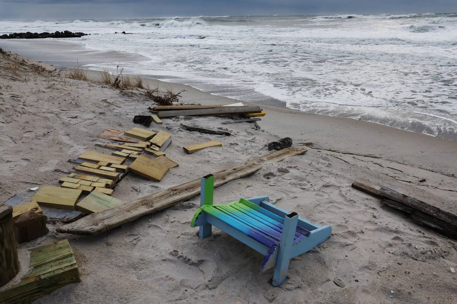 Winter storm along US East Coast leaves behind power outages, flooding ...