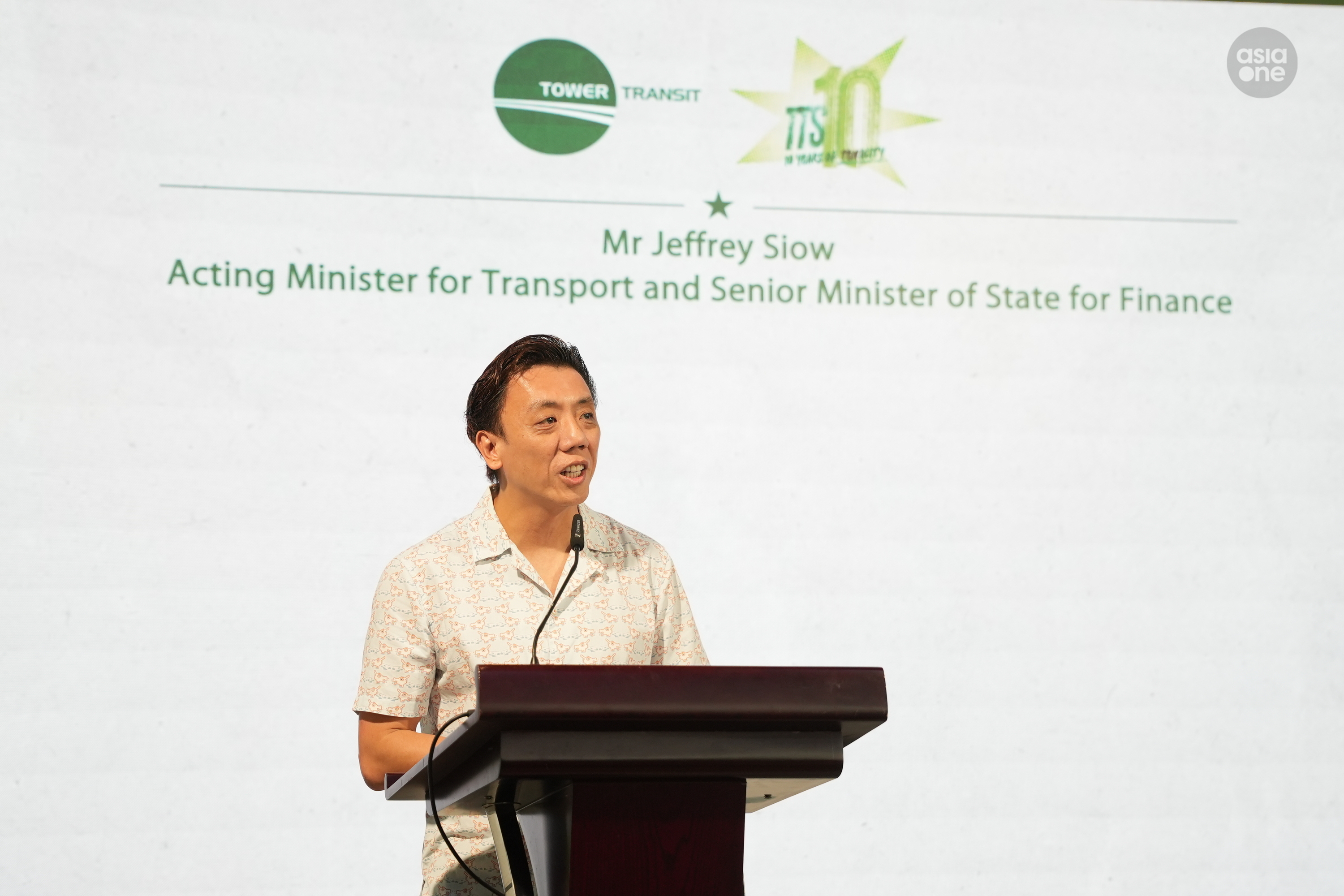 Transport Minister Jeffrey Siow credited the successes of Singapore's bus services to the workers.