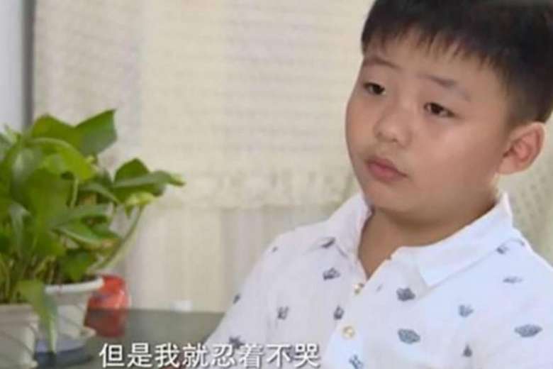 11 лет 11 кг мальчик. Китайский мальчик ради отца потолсте. Фото мальчик китайский благодарит отца за обучение.