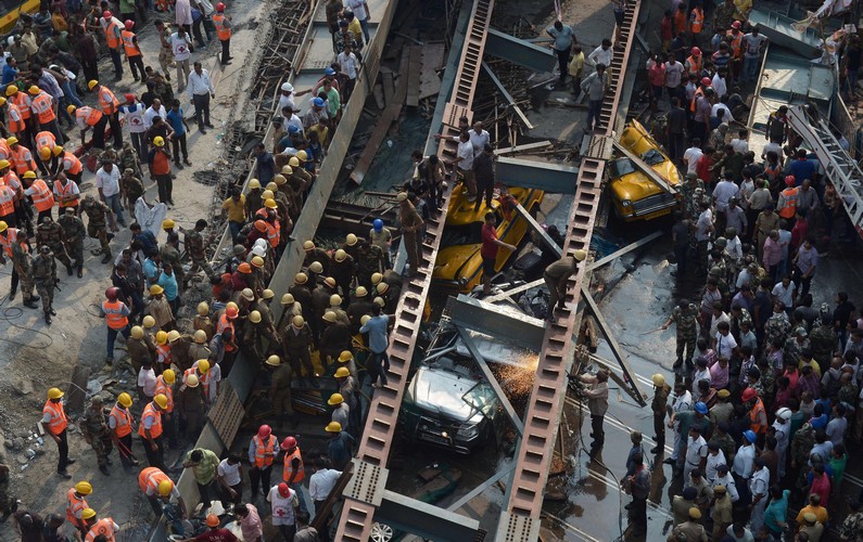 India flyover collapse kills 14, with scores feared trapped, Asia News