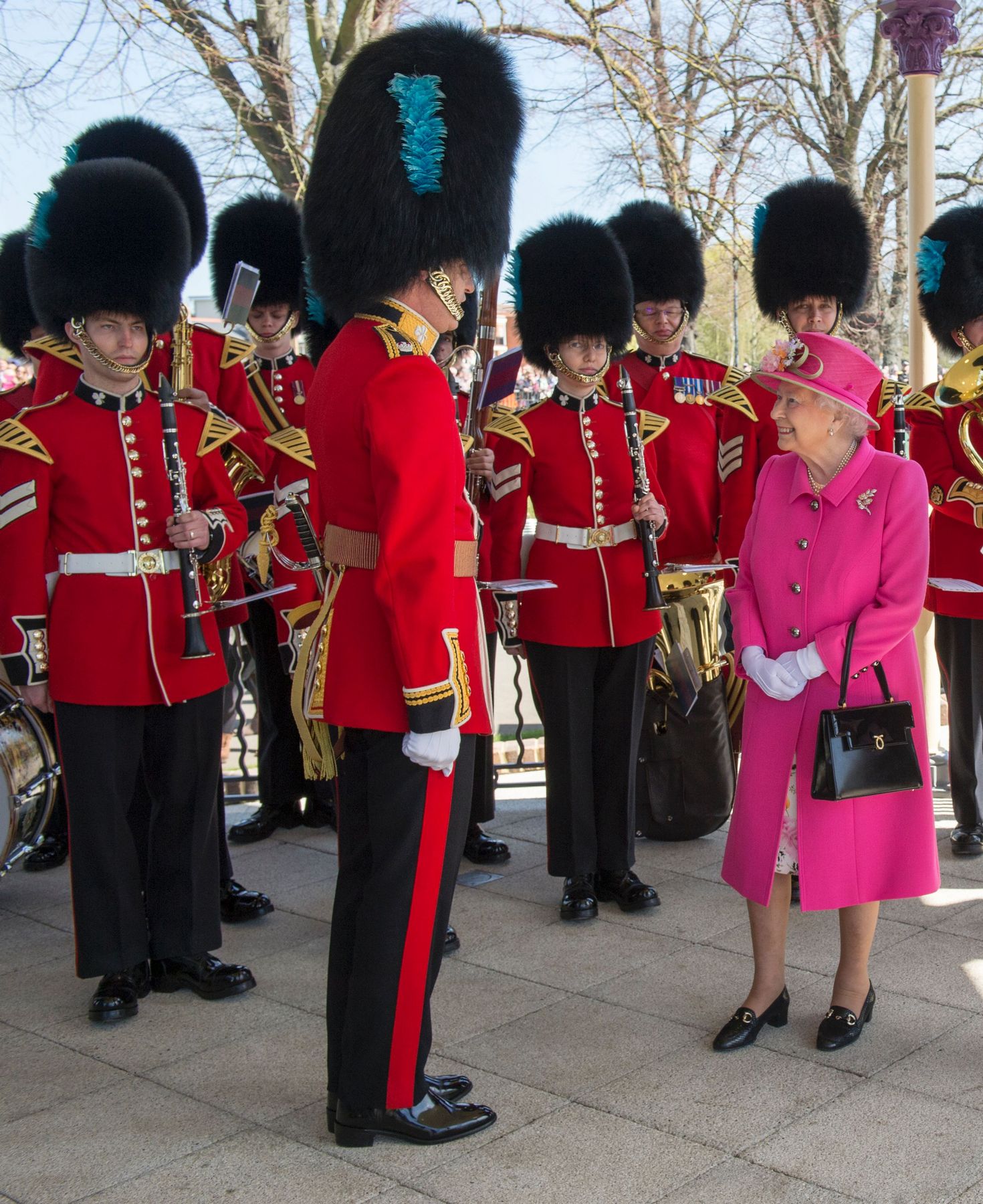 What is in the Queen's handbag?, Women News AsiaOne