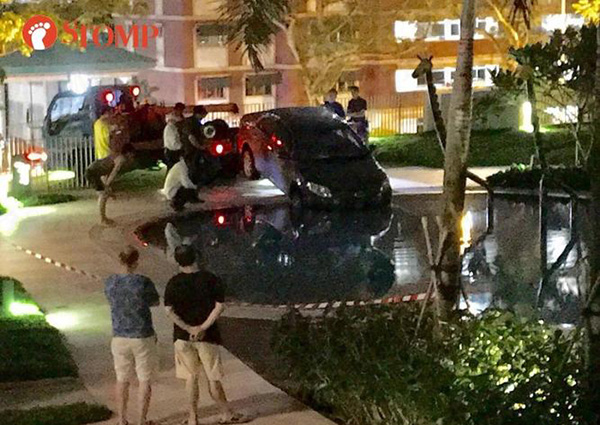 31 Year Old Woman Who Allegedly Drove Into Sembawang Condo Swimming Pool Arrested Singapore 