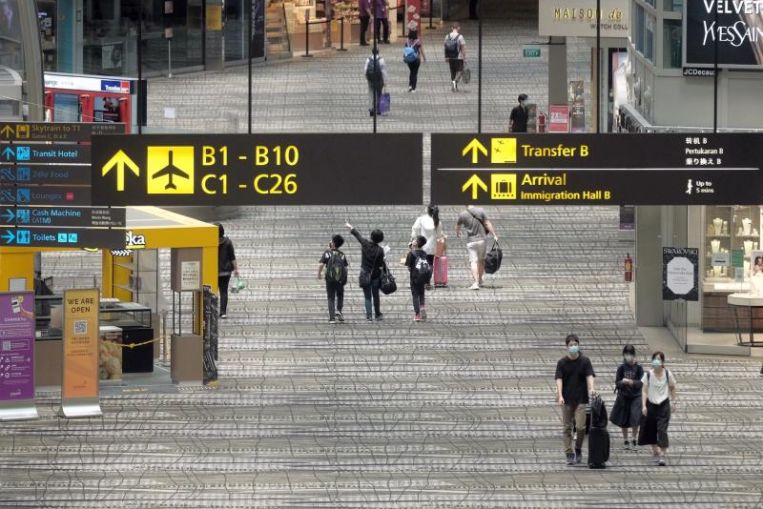 Changi Airport employee tests preliminarily positive for Omicron ...