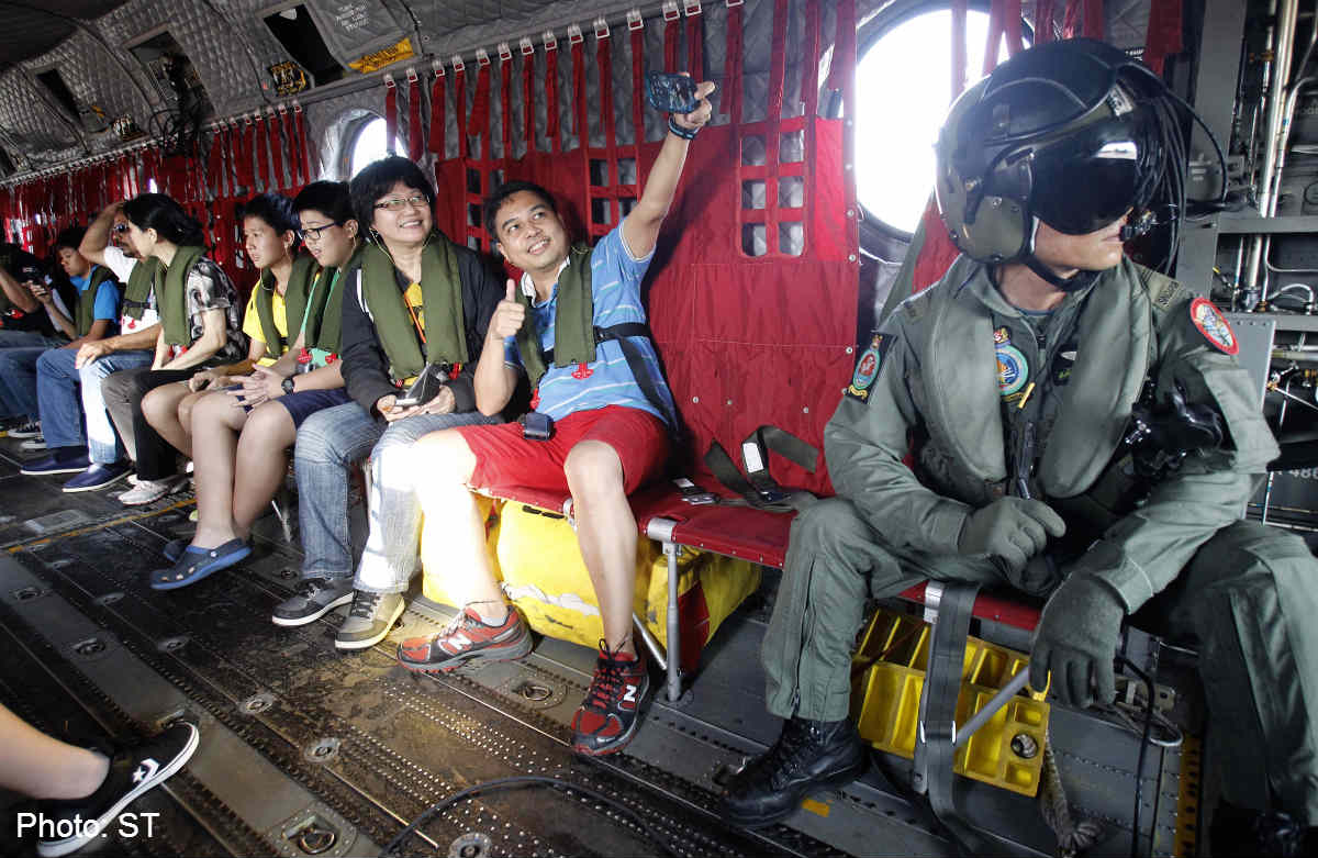 two-st-readers-bond-over-chinook-ride-singapore-news-asiaone