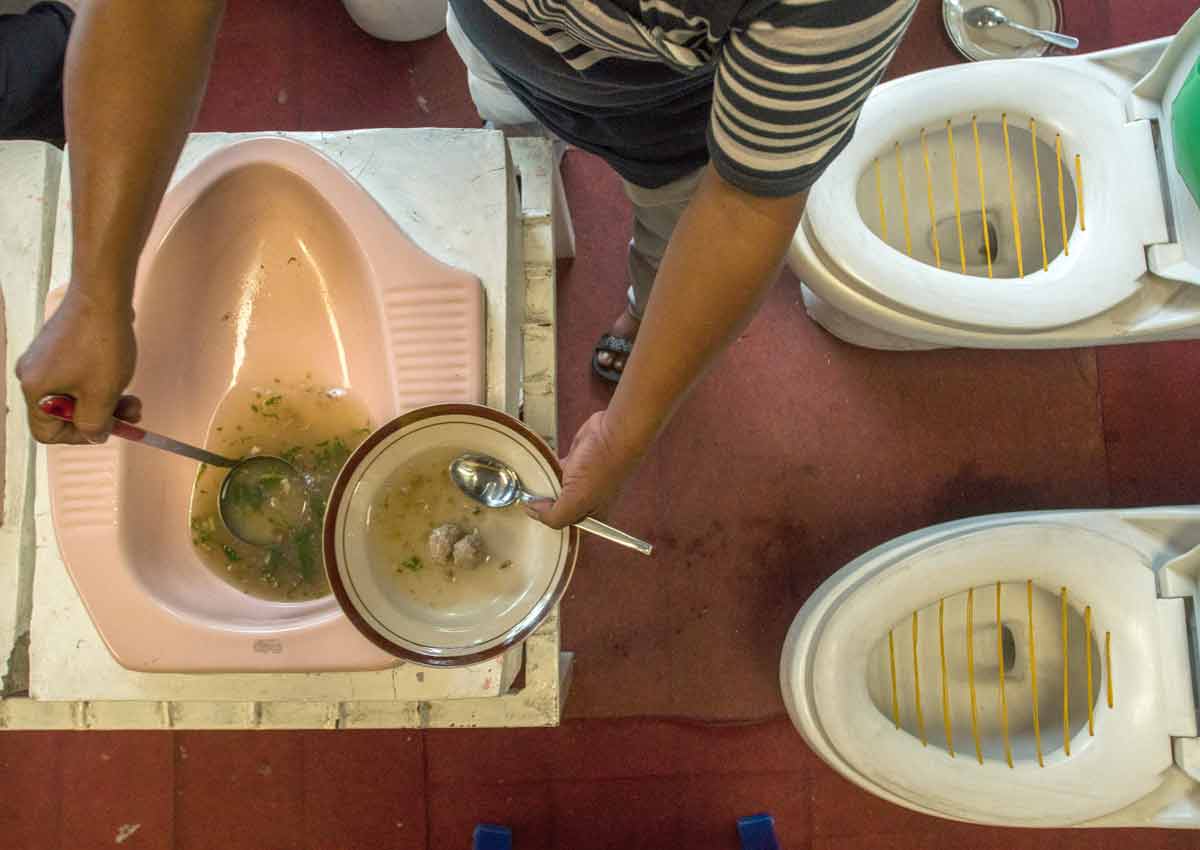 Indonesia's toiletthemed cafe serves up stomachchurning food, Food