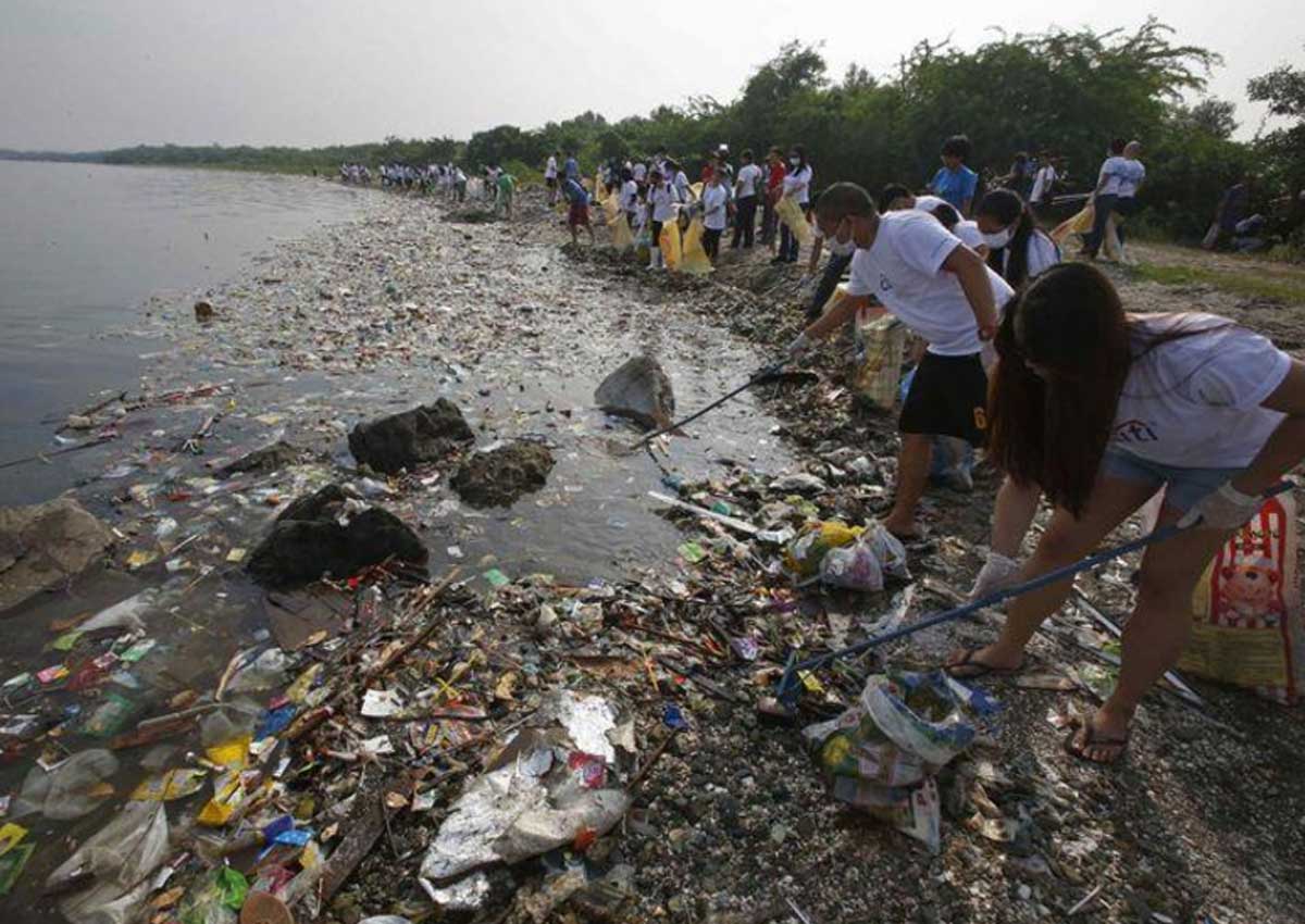 Billions of tons of plastic trash accumulating on Earth, World News