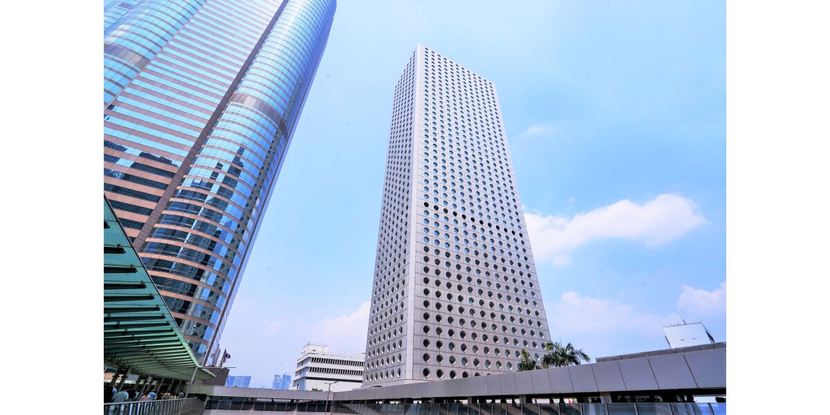 Jardine Matheson and Hongkong Land celebrate 50 years of Jardine House