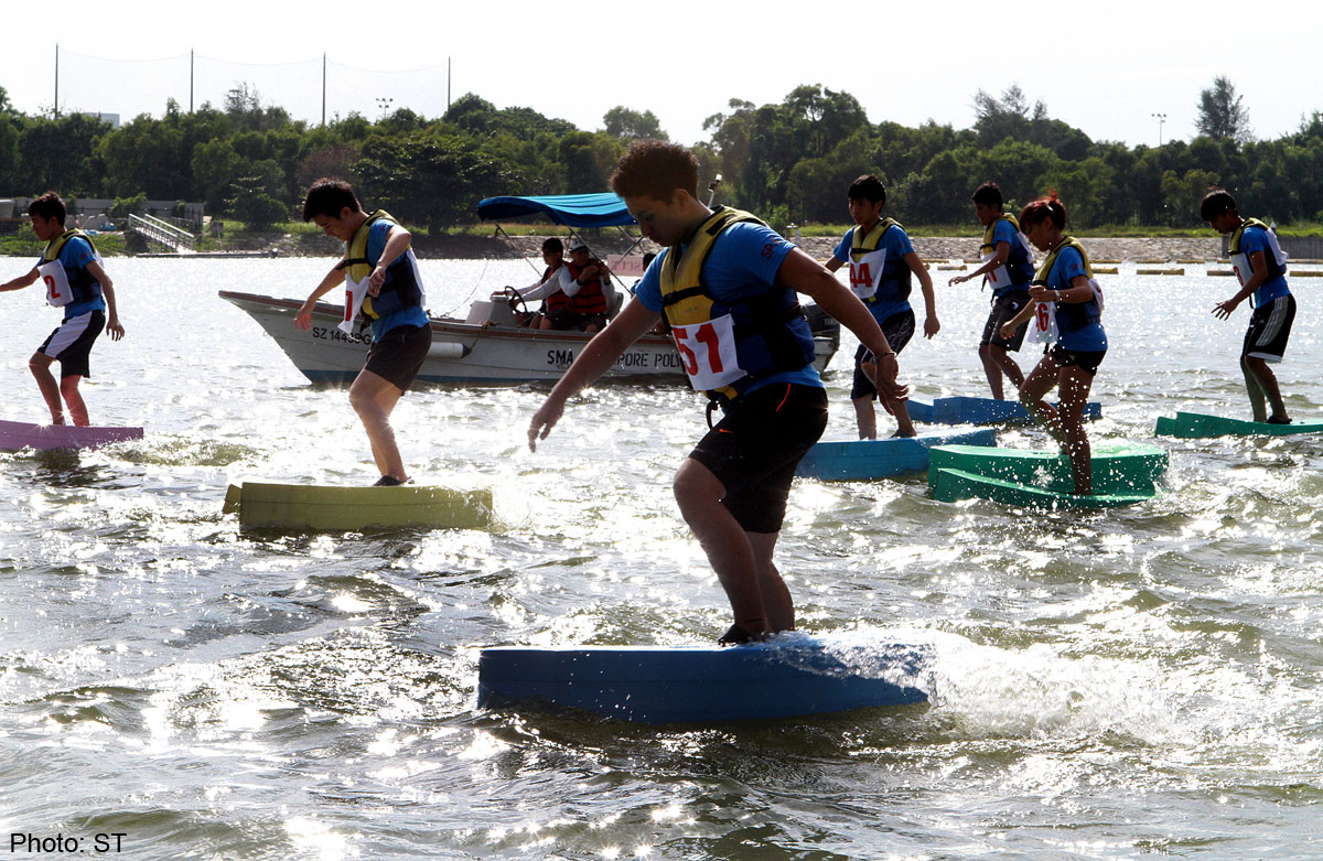 Giving a whole new meaning to 'treading water', Singapore News AsiaOne