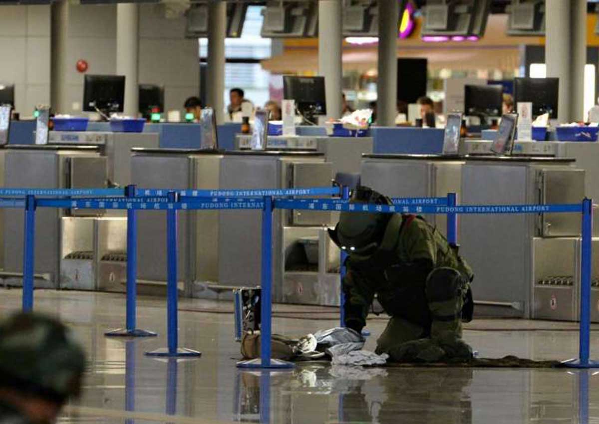 Шанхай аэропорт прилет. Airport+explosive.