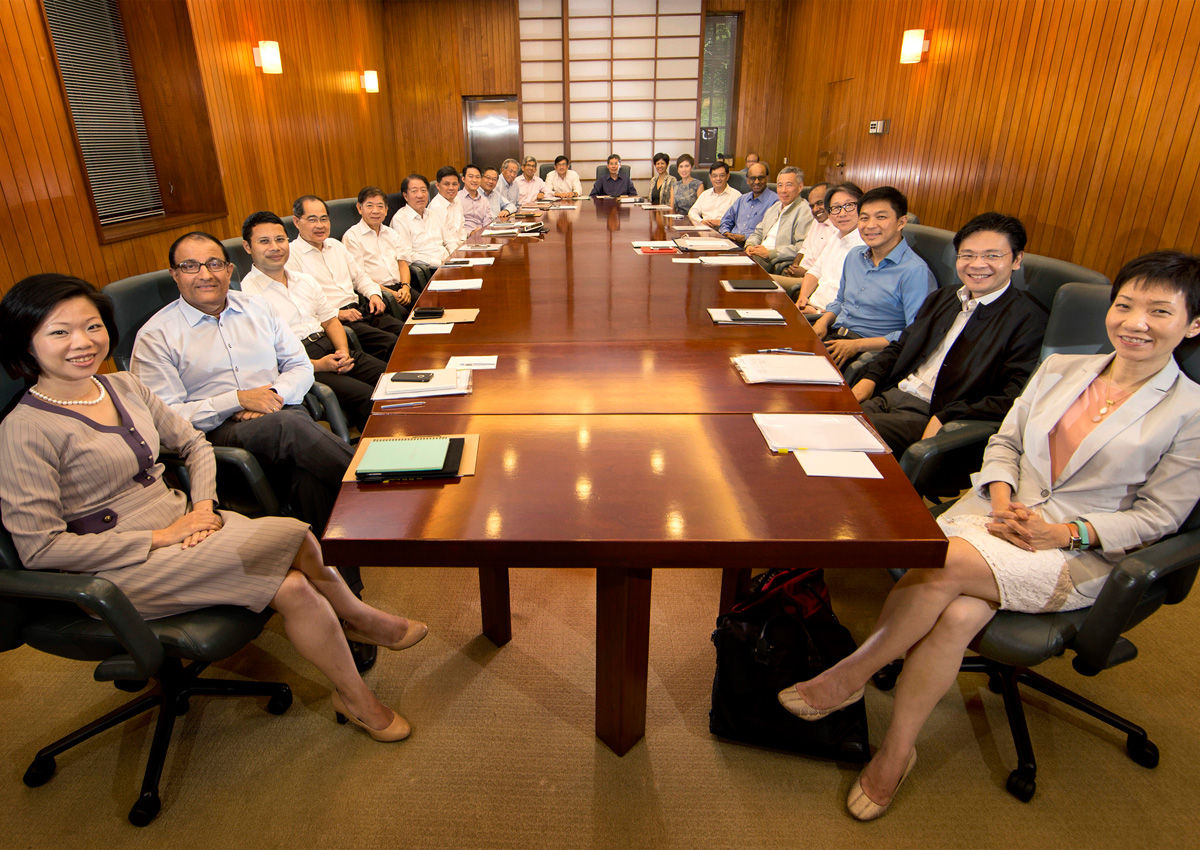 Pm Lee Holds Last Meeting With Old Cabinet Singapore News Asiaone