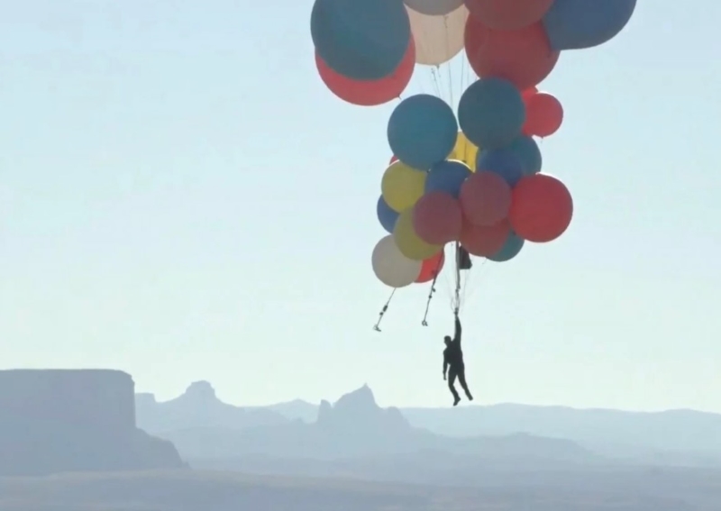 David Blaine pulls off high flying balloon 'Ascension' stunt