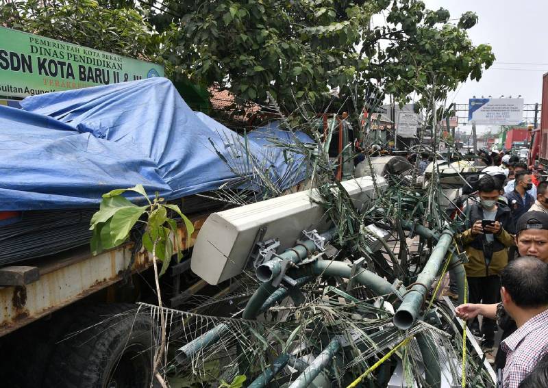 10 killed in Indonesia in truck crash outside school, Asia News - AsiaOne