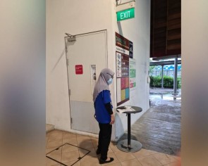 &#039;Management removed the seat,&#039; says elderly SafeEntry woman at Pasir Ris hawker centre; NEA responds