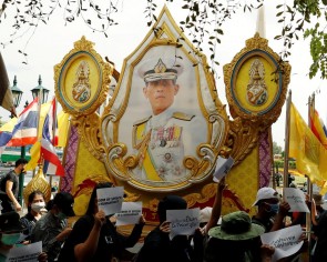 Hundreds join Thai anti-government protest