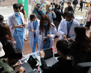 Coronavirus: Hong Kong faces escalated medical strike despite government move to expand border closures