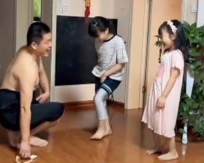 &#039;Don&#039;t do it like mum&#039;: Dad in skirt shows girls how to avoid wardrobe malfunction