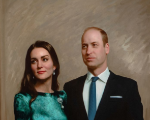 First joint portrait of UK&#039;s Prince William and wife Kate released